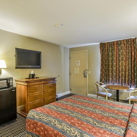 Wake Inn Raleigh Luaran gambar