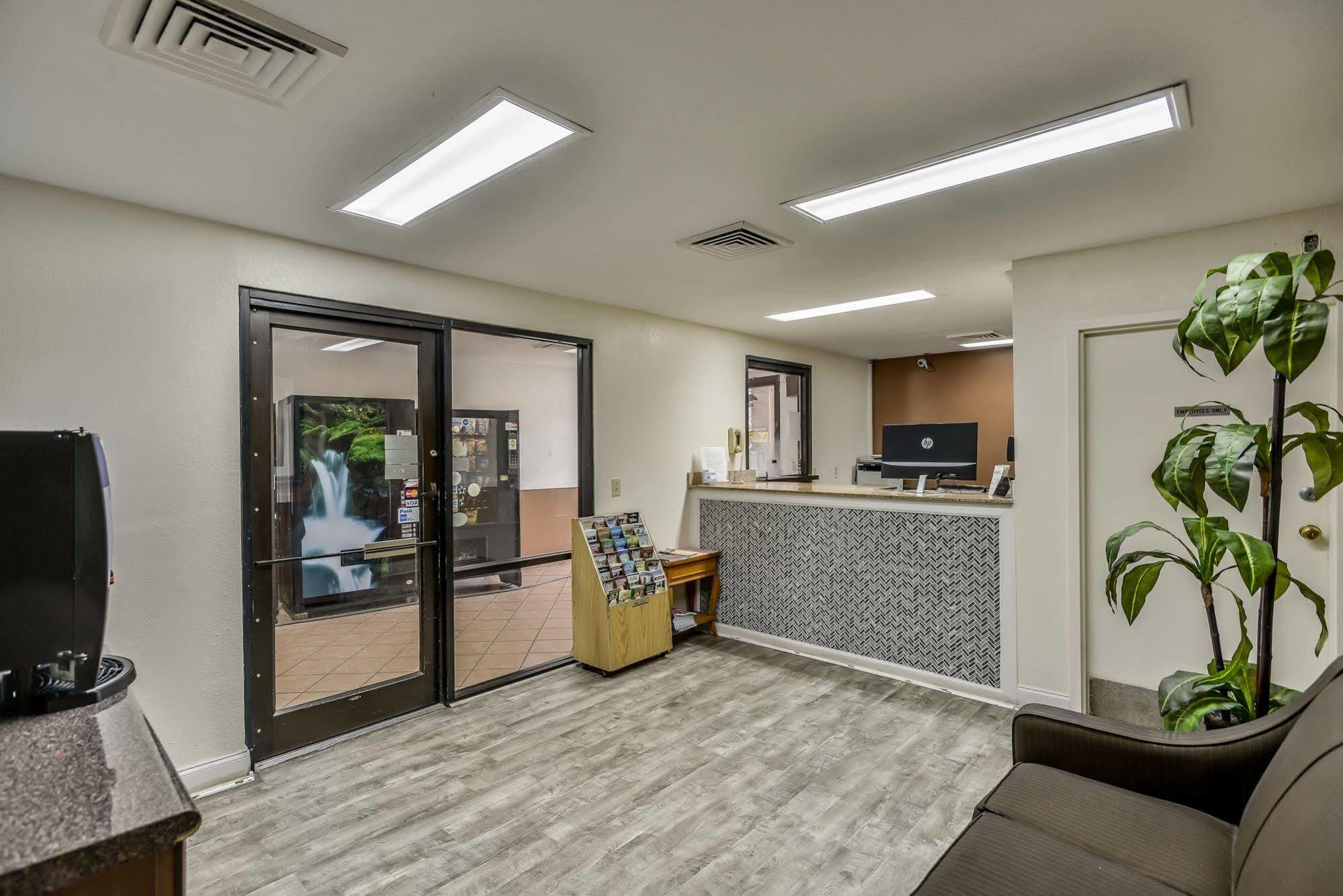 Wake Inn Raleigh Luaran gambar